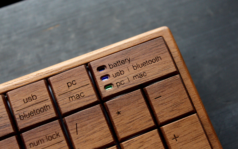【Hacoa】無機質なパソコン周りに温もりをプラスする木製キーボード ウォールナット「Full Ki-Board Wireless」 ウォールナット