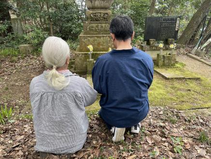 お墓　お掃除・献花・お参り代行サービス　年3回 [G-06001]