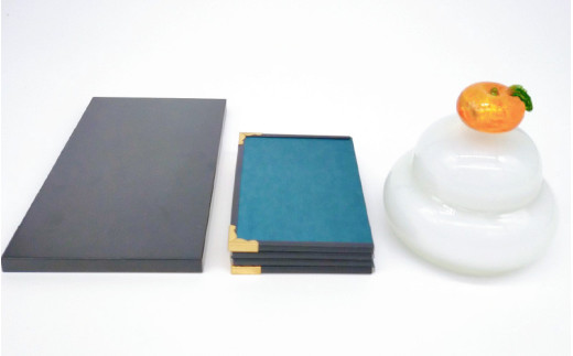 ガラスの鏡餅 大 白 ＜コンパクトで便利！贈り物にも！＞ ／ かがみもち お正月 飾り 置物 新年 迎春 職人 手作り ハンドメイド ガラス細工 ガラス製品 インテリア 受注制作 [aw030-a002]