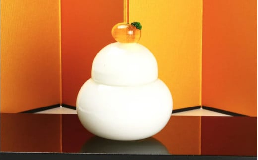 ガラスの鏡餅 大 白 ＜コンパクトで便利！贈り物にも！＞ ／ かがみもち お正月 飾り 置物 新年 迎春 職人 手作り ハンドメイド ガラス細工 ガラス製品 インテリア 受注制作 [aw030-a002]