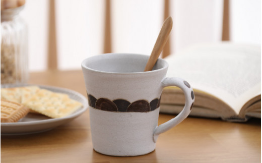 【越前焼】マグカップ 青海波（せいがいは）柄 1個 踏青舎【コップ スープマグ 食器 ホワイト 白 ギフト うつわ 電子レンジ 食洗器 SDGs 工芸品 伝統工芸士 青海波柄】 [e61-a005]