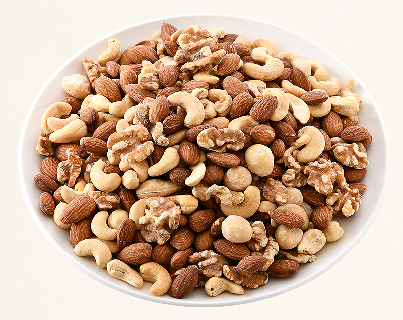 ミックスナッツ 4種 500g チャック袋付き 食塩不使用！【クルミ アーモンド カシューナッツ マカダミアナッツ くるみ 生ナッツ 焙煎 素焼き 無塩 おつまみ お菓子 お取り寄せ おやつ 小分け】 [e70-a021]