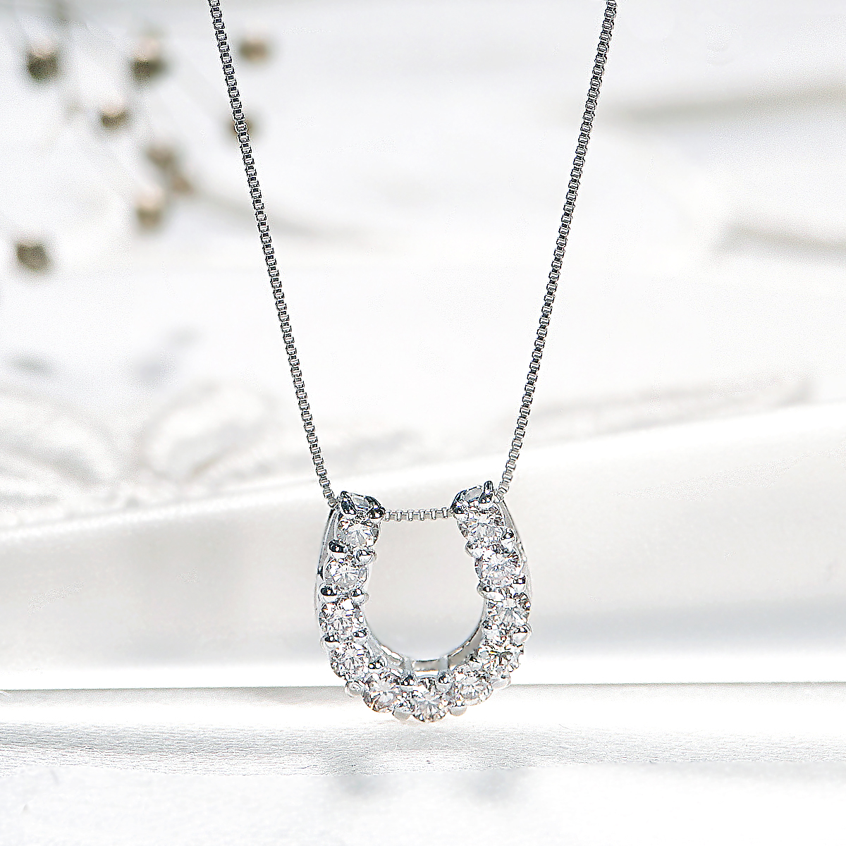 ＜ 甲府ジュエリー ＞Pt ダイヤ馬蹄0.30ct　PN　325717