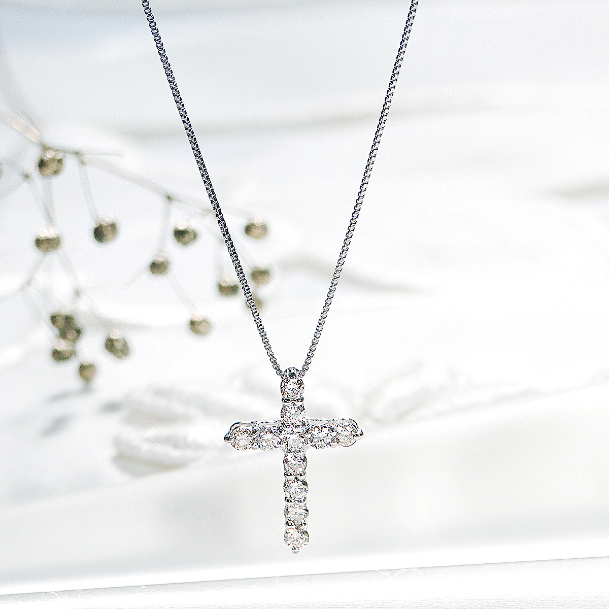 ＜ 甲府ジュエリー ＞Pt ダイヤクロス(0.20ct)　PN 330630