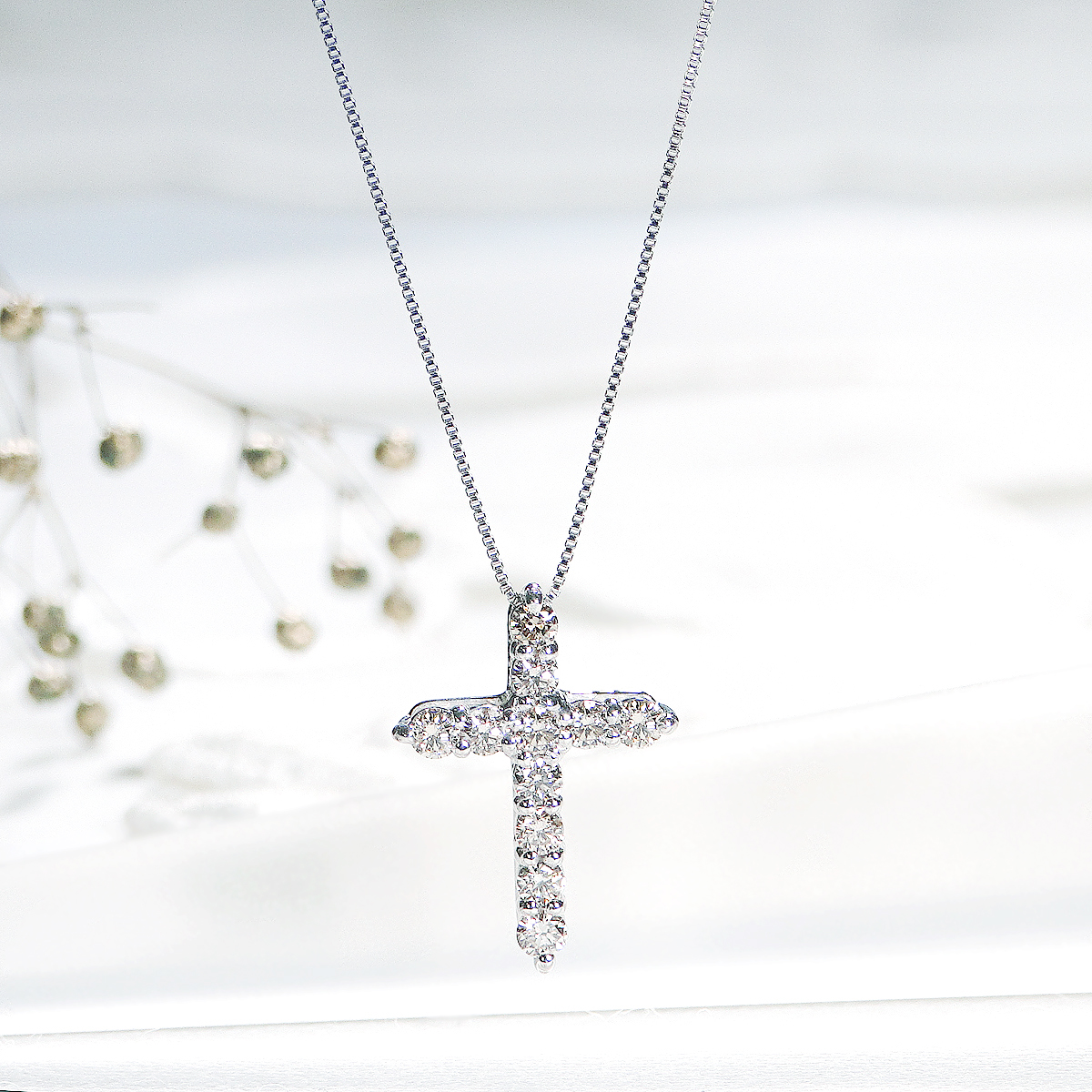 ＜ 甲府ジュエリー ＞Pt ダイヤクロス(0.30ct)　PN 330631