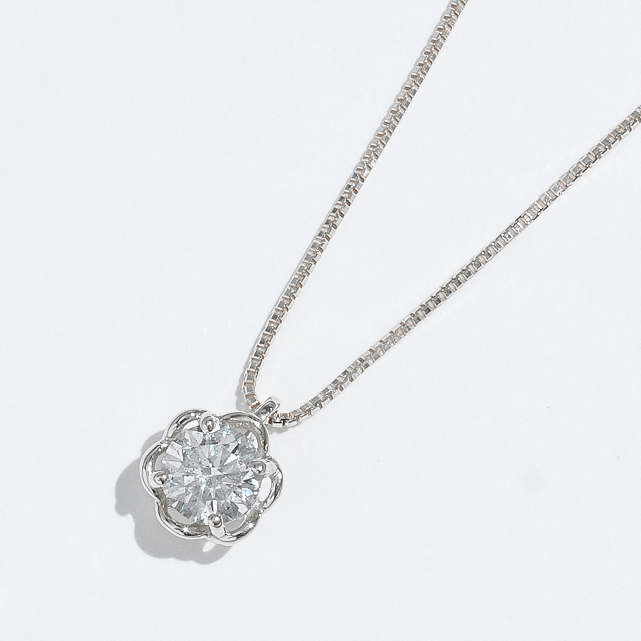 〈 甲府ジュエリー 〉プラチナ ダイヤモンドデザイン枠ネックレス(0.3ct)63-4040