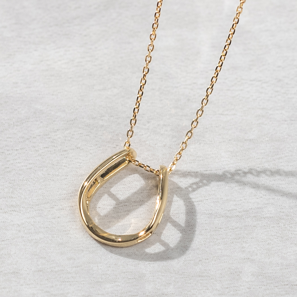 ＜ 甲府ジュエリー ＞K18イエローゴールド　シンプル馬蹄ネックレス 63-8556