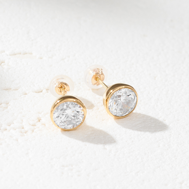 〈 甲府ジュエリー 〉K18 2.0ct ダイヤモンドピアス(鑑定書付) 43-6324