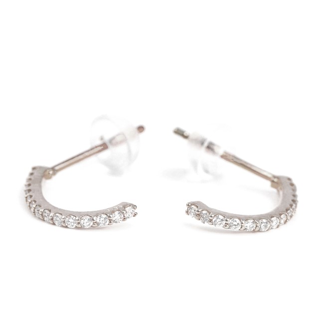 〈 甲府ジュエリー 〉K10WG ダイヤモンド極細ラインピアス　E319DI-2