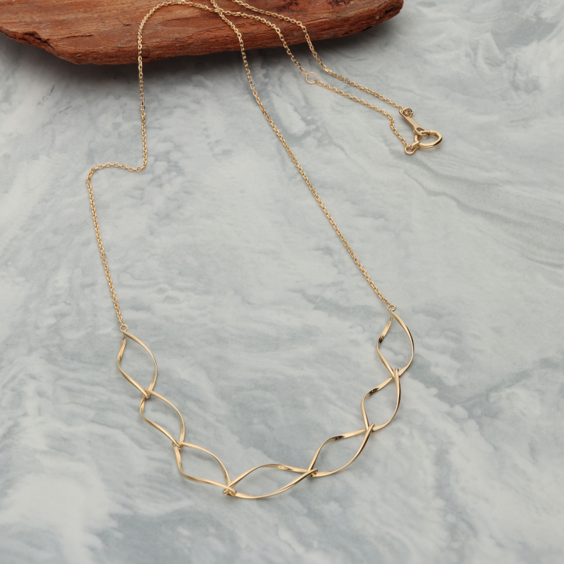 〈 甲府ジュエリー 〉K18　ゴールド　マーキスネックレスGMJ-8000F