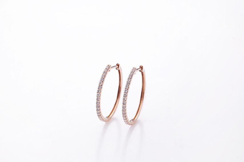 〈 甲府ジュエリー 〉[MADE IN KOFU] K18PG ハーフエタニティダイヤフープピアス Lサイズ 0.5ct TI-1017