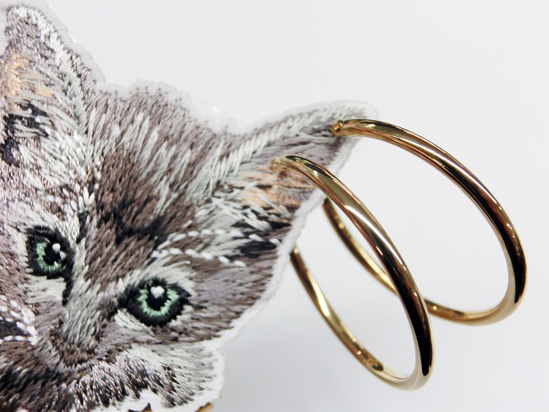 ＜ 甲府ジュエリー ＞K18 イエローゴールド シンプル フープ ピアス 大人 おしゃれ 幅2mm 直径30mm BPE-K2030