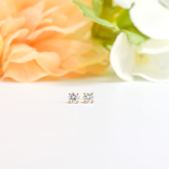 〈 甲府ジュエリー 〉K18 Dカラー 0.24ctUP 4本爪 ダイヤ ピアス BPE-02024K