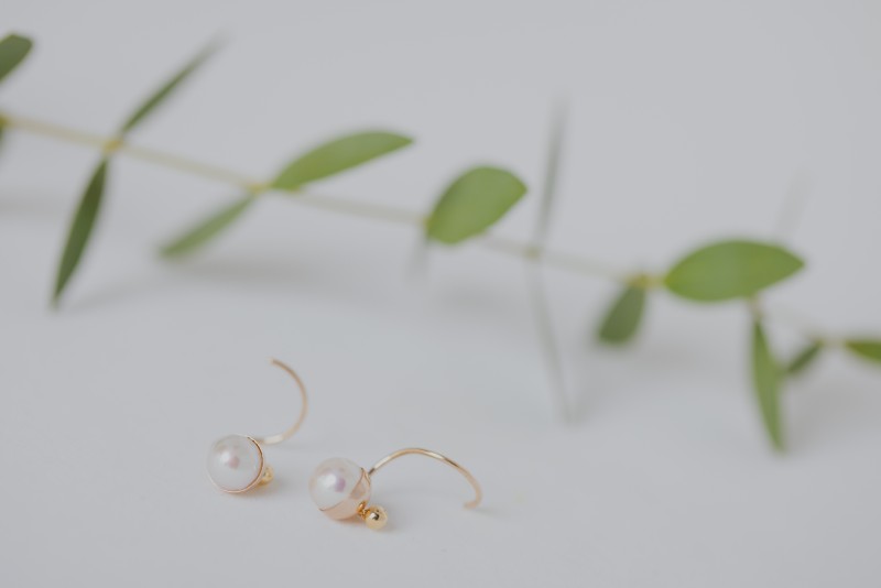 〈 甲府ジュエリー 〉【甲府ジュエリー】K18　ピンクゴールド　イエローゴールド　アコヤパール　ピアス（15130361）