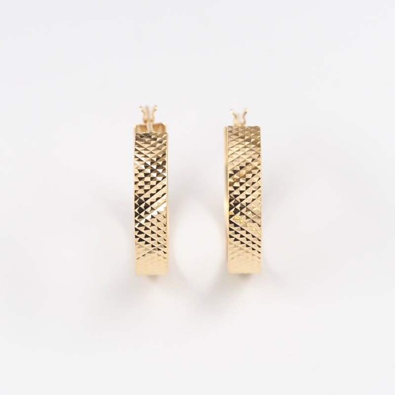 〈 甲府ジュエリー 〉K18 ボリューム 地金 ピアス　15143