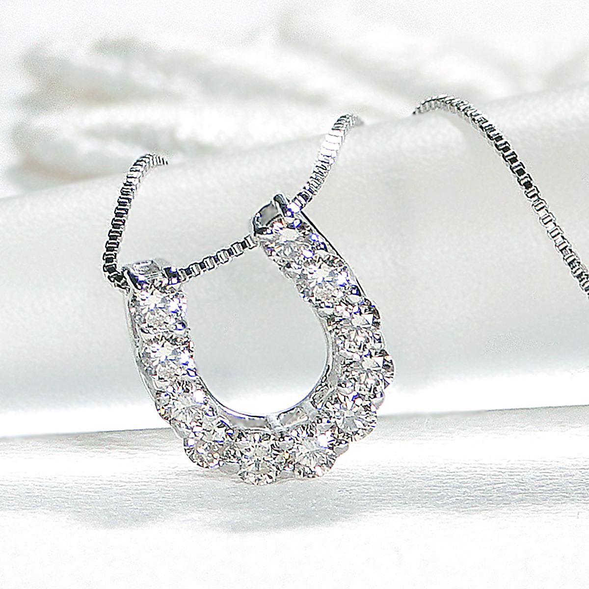 ＜ 甲府ジュエリー ＞Pt ダイヤ馬蹄0.20ct　PN　325714