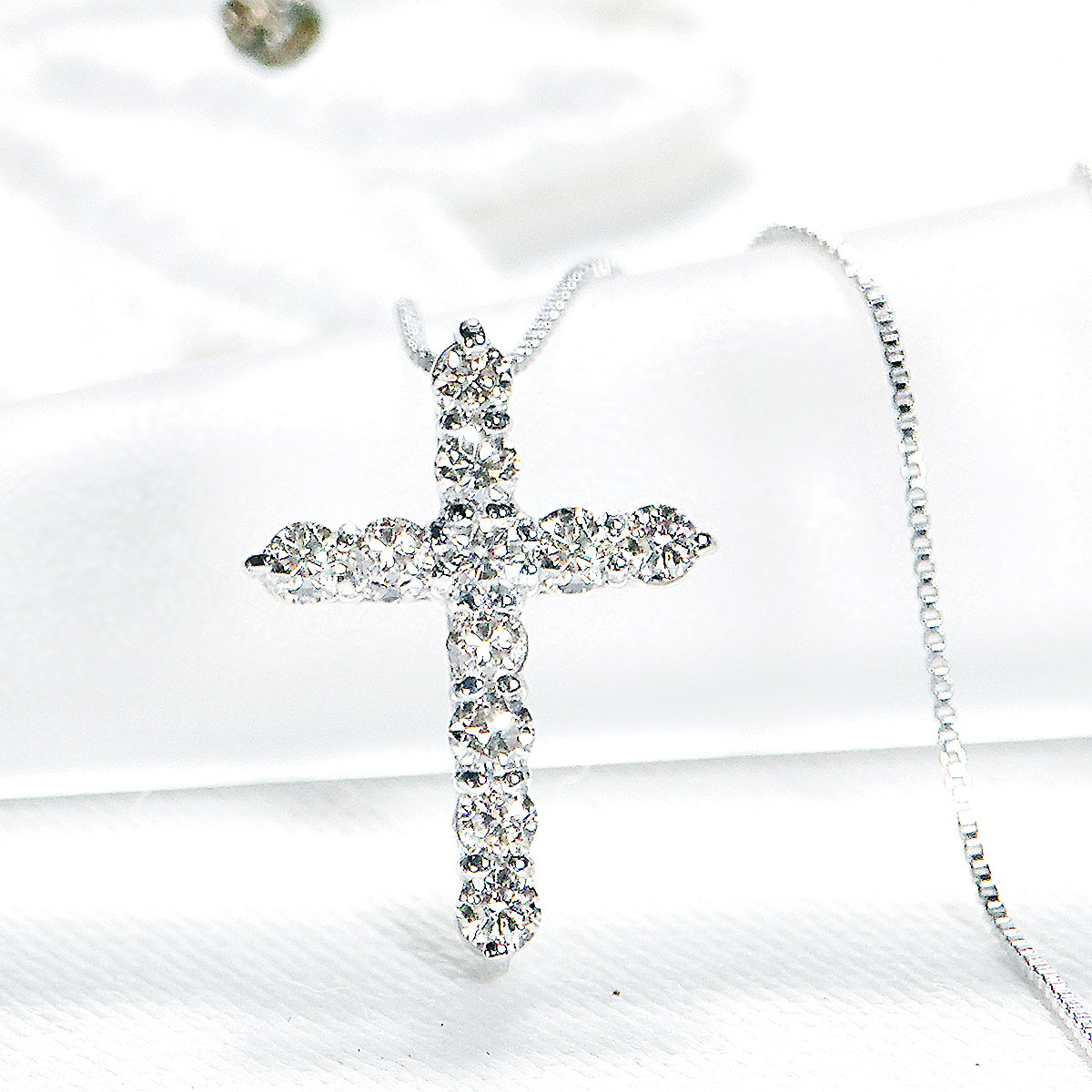 ＜ 甲府ジュエリー ＞Pt ダイヤクロス(0.20ct)　PN 330630