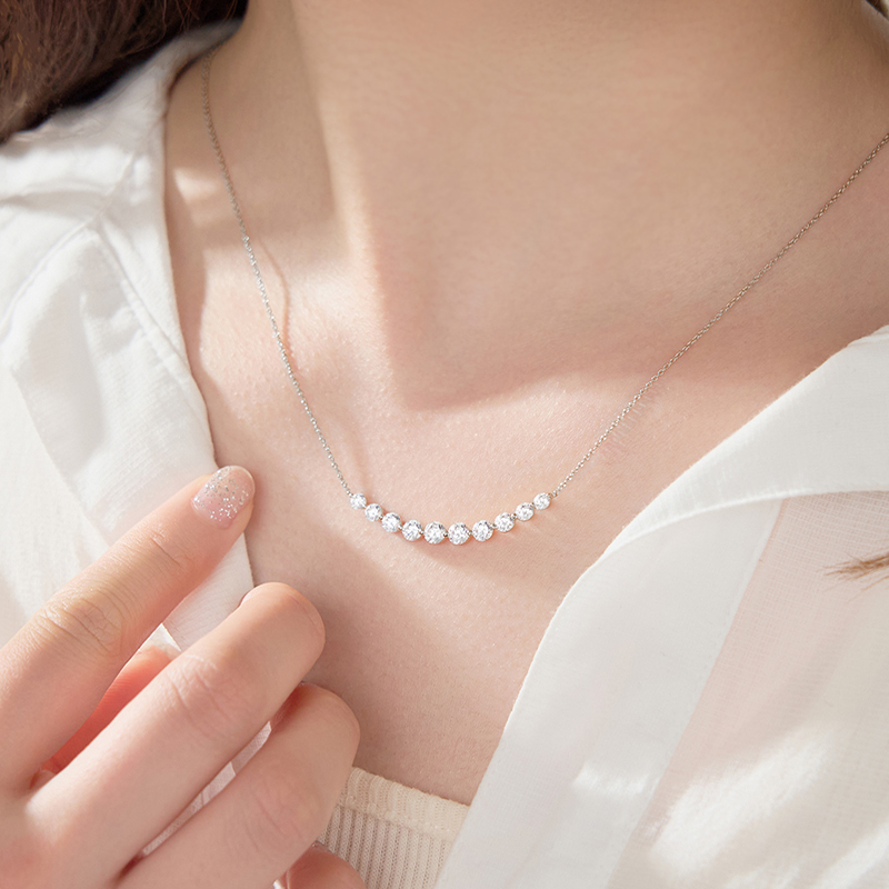 〈 甲府ジュエリー 〉プラチナ ダイヤグラデーションネックレス(1.5ct)　63-8589