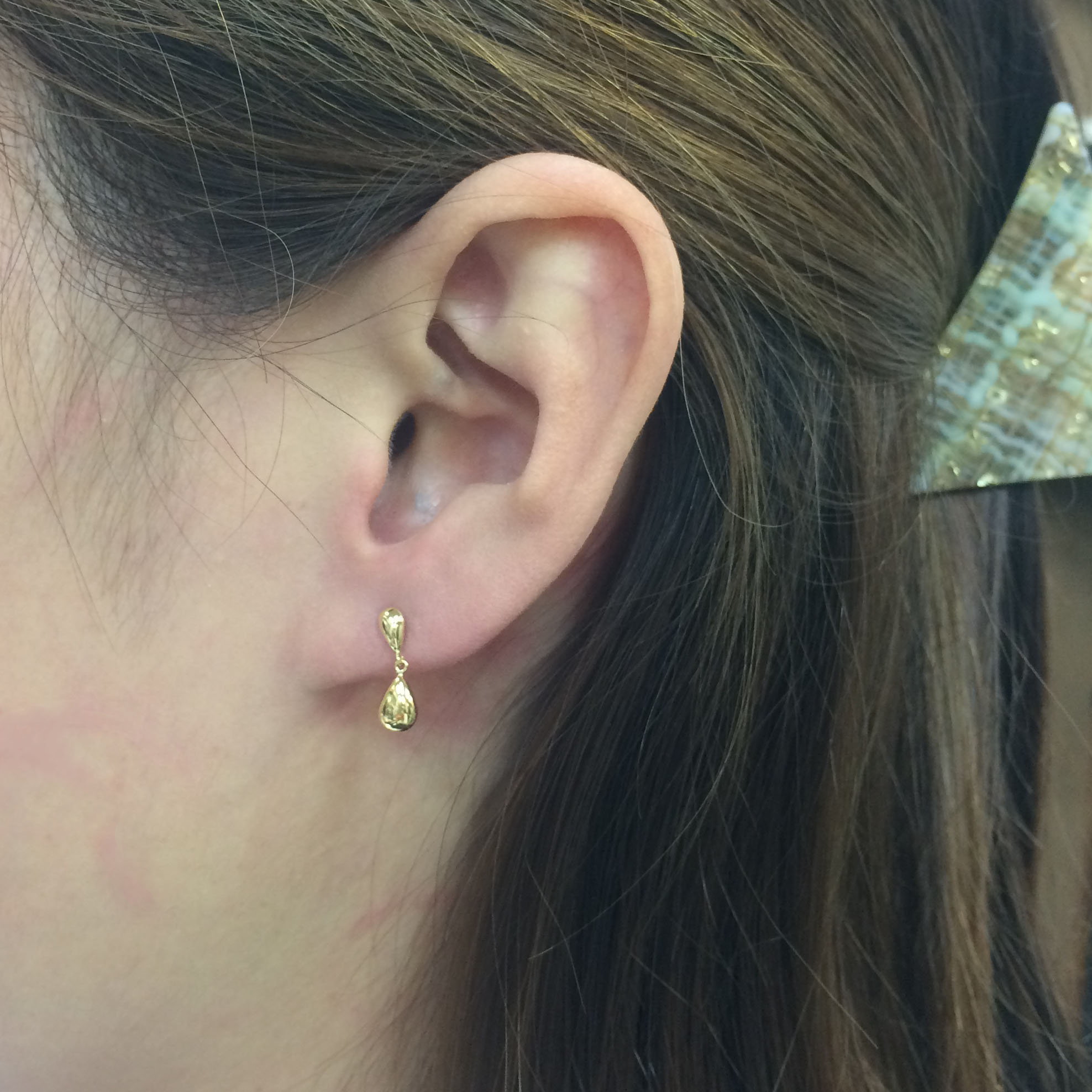 〈 甲府ジュエリー 〉K18 ペアシェイプ地金ピアス 　APE4866