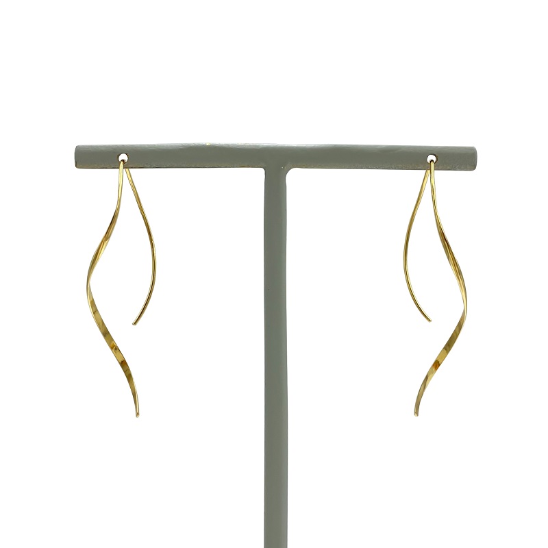 〈 甲府ジュエリー 〉K18 　ゴールド　ウェーブアメリカンピアス GD-3012