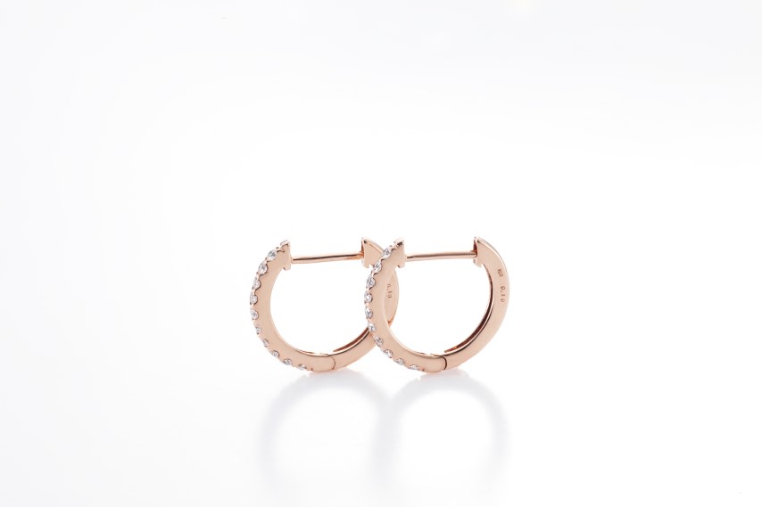 〈 甲府ジュエリー 〉[MADE IN KOFU] K18PG ハーフエタニティダイヤフープピアス Sサイズ 0.2ct TI-893