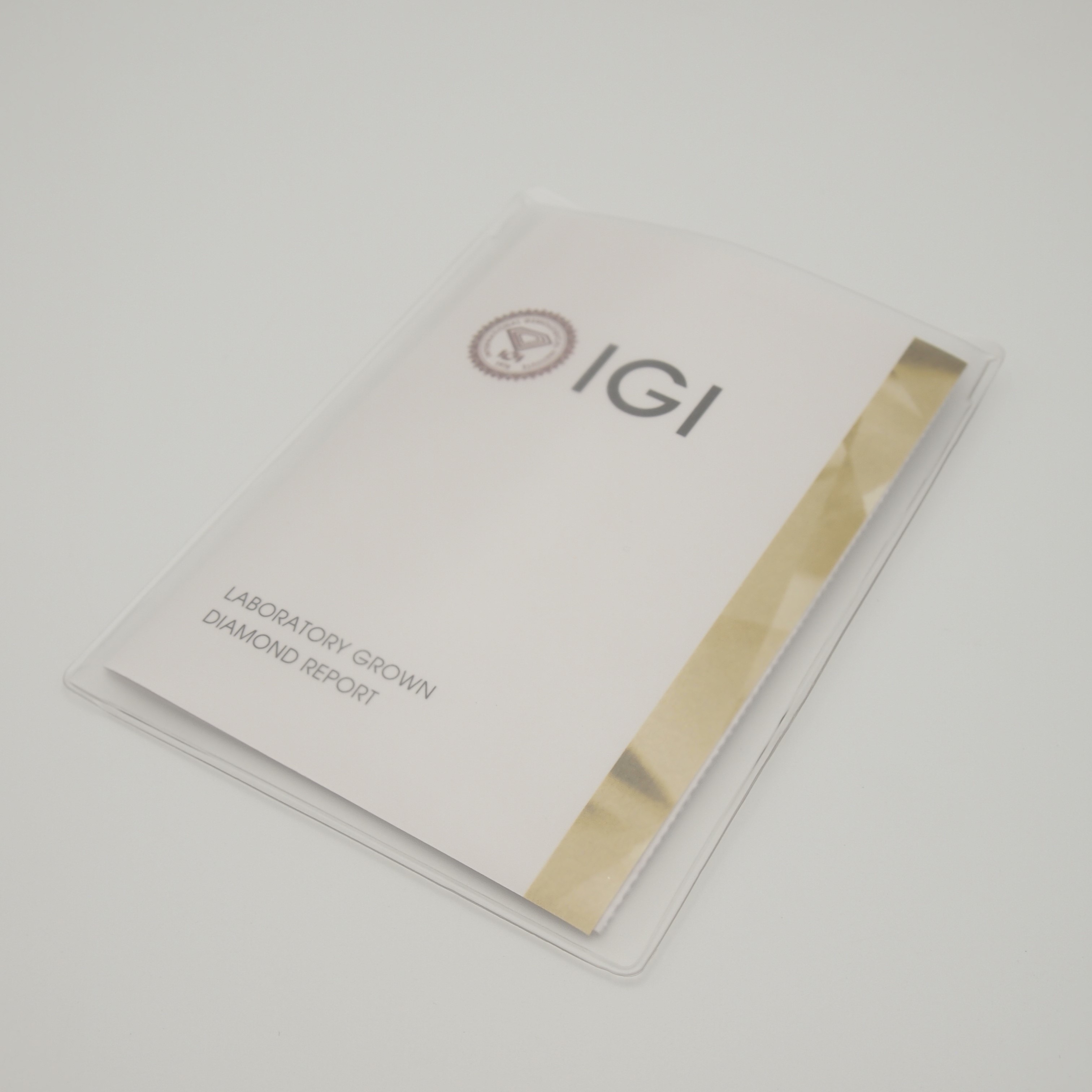 〈 甲府ジュエリー 〉Pt900LGDピアス計0.60ctUP