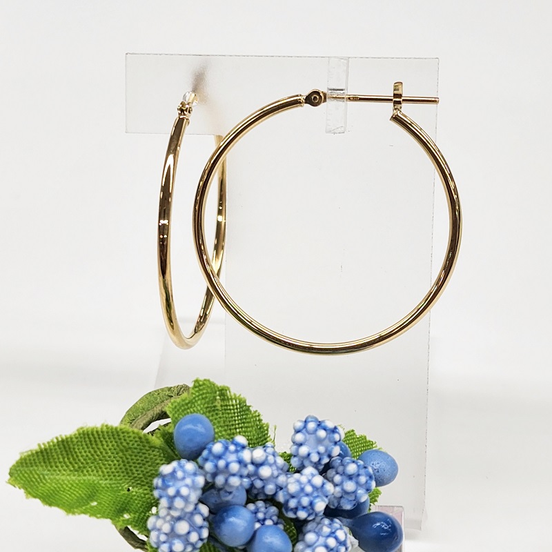 ＜ 甲府ジュエリー ＞K18 イエローゴールド シンプル フープ ピアス 大人 おしゃれ 幅1.5mm 直径30mm BPE-K1530