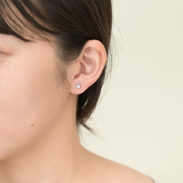 〈 甲府ジュエリー 〉プラチナ Dカラー 計 0.3ct 4本爪 ダイヤ ピアス BPE-02030P