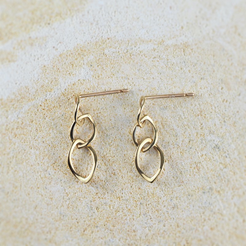 ＜ 甲府ジュエリー ＞K10 リーフのピアス　10059