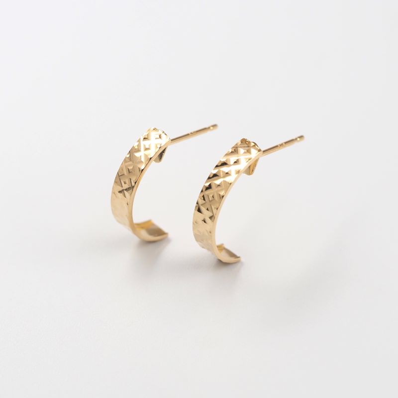 〈 甲府ジュエリー 〉K18 デザイン 地金 ピアス　15134