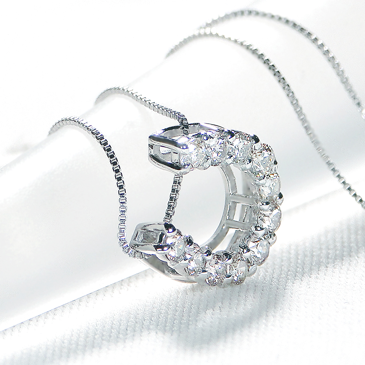 ＜ 甲府ジュエリー ＞Pt ダイヤ馬蹄0.30ct　PN　325717