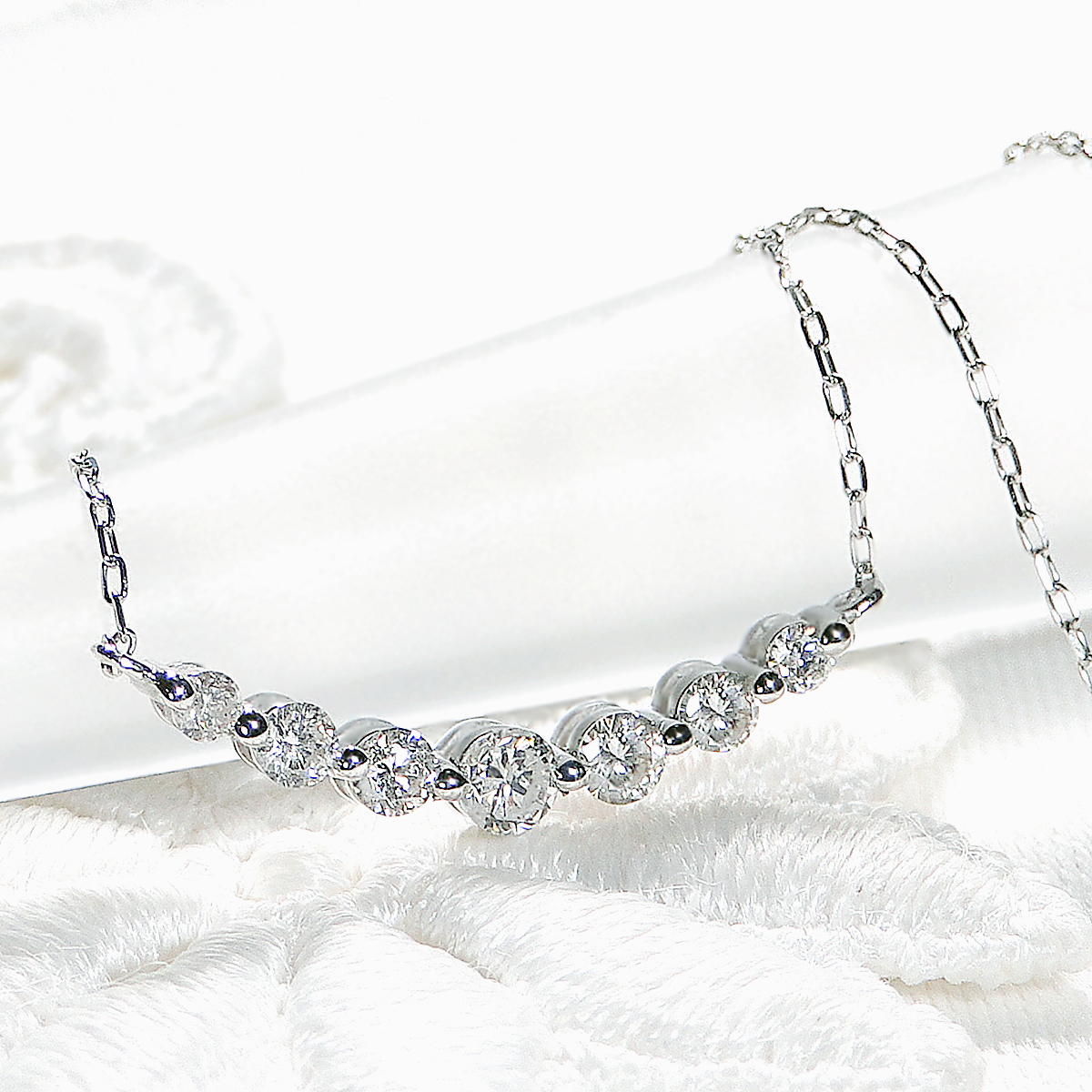 ＜ 甲府ジュエリー ＞Pt ダイヤ(0.30ct)　ラインPN　330628