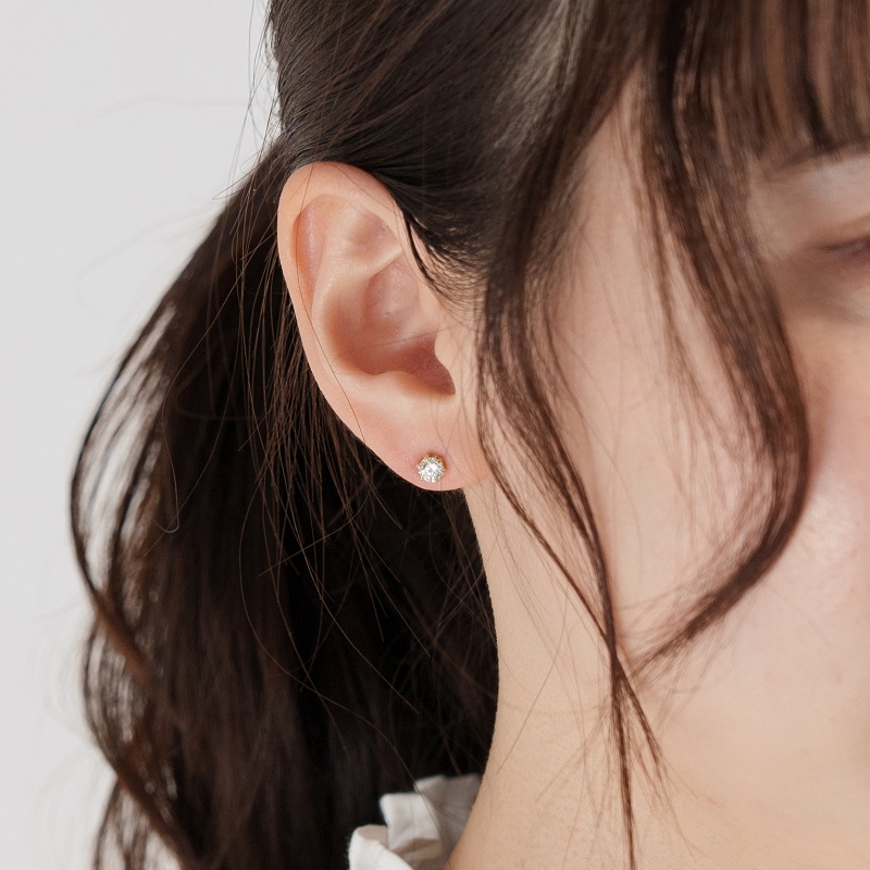 〈 甲府ジュエリー 〉K18 ダイヤモンドスタッドピアス(0.6ct) 40-2378