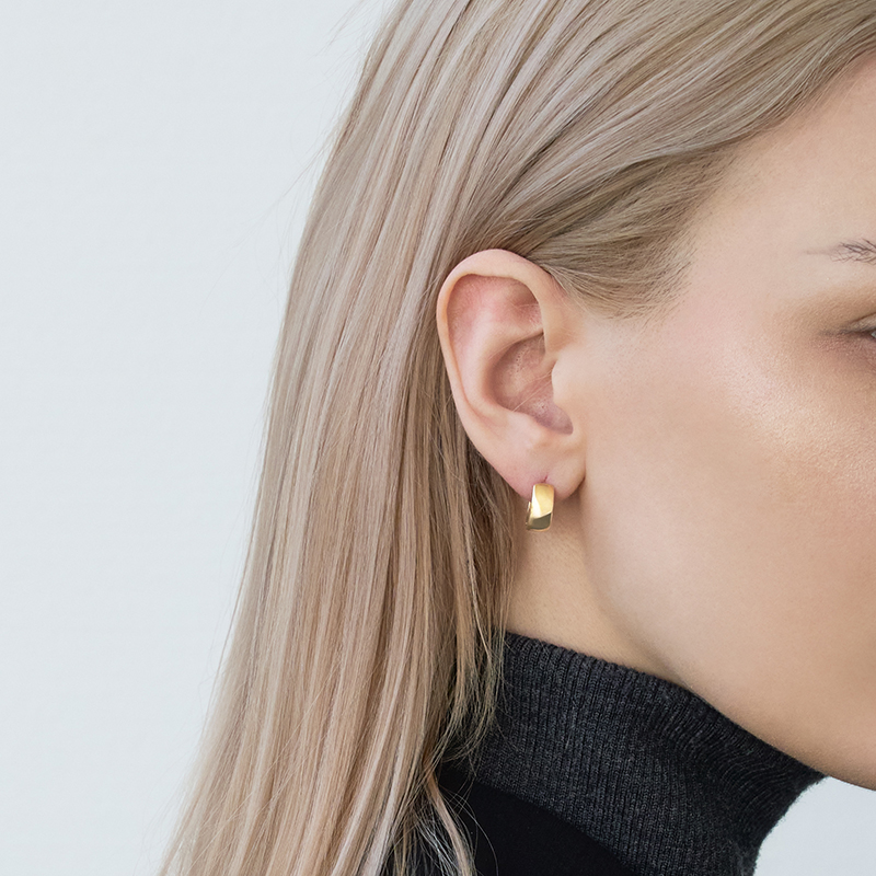 ＜ 甲府ジュエリー ＞K18 シンプルフープピアス 43-6330