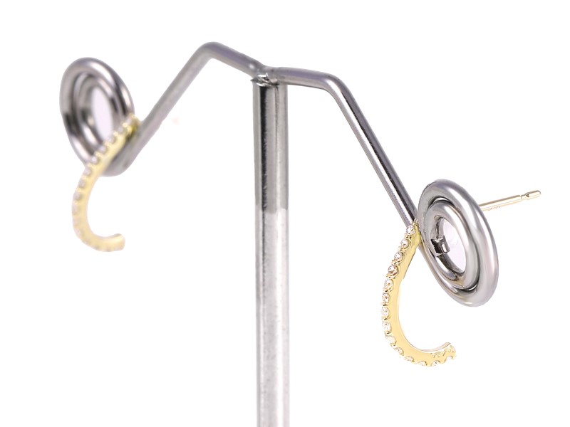 〈 甲府ジュエリー 〉K18ダイヤモンド極細ラインピアス　E319DI-Y