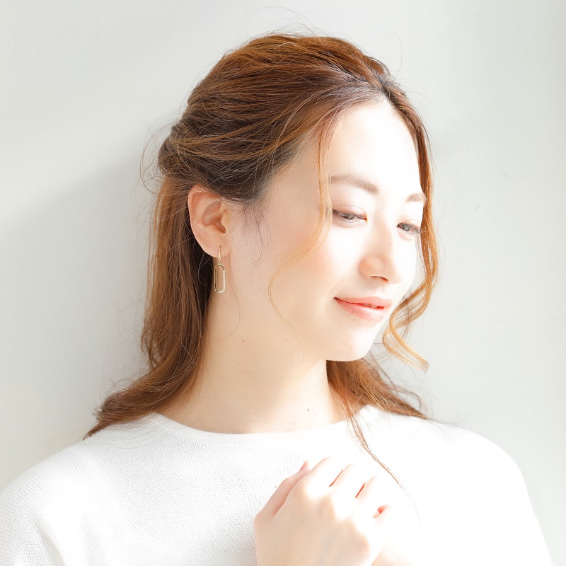 〈 甲府ジュエリー 〉K18 oval/オーバル ピアス 015013