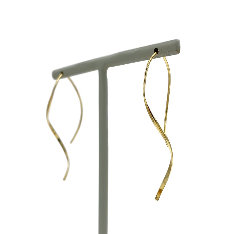 〈 甲府ジュエリー 〉K18 　ゴールド　ウェーブアメリカンピアス GD-3012