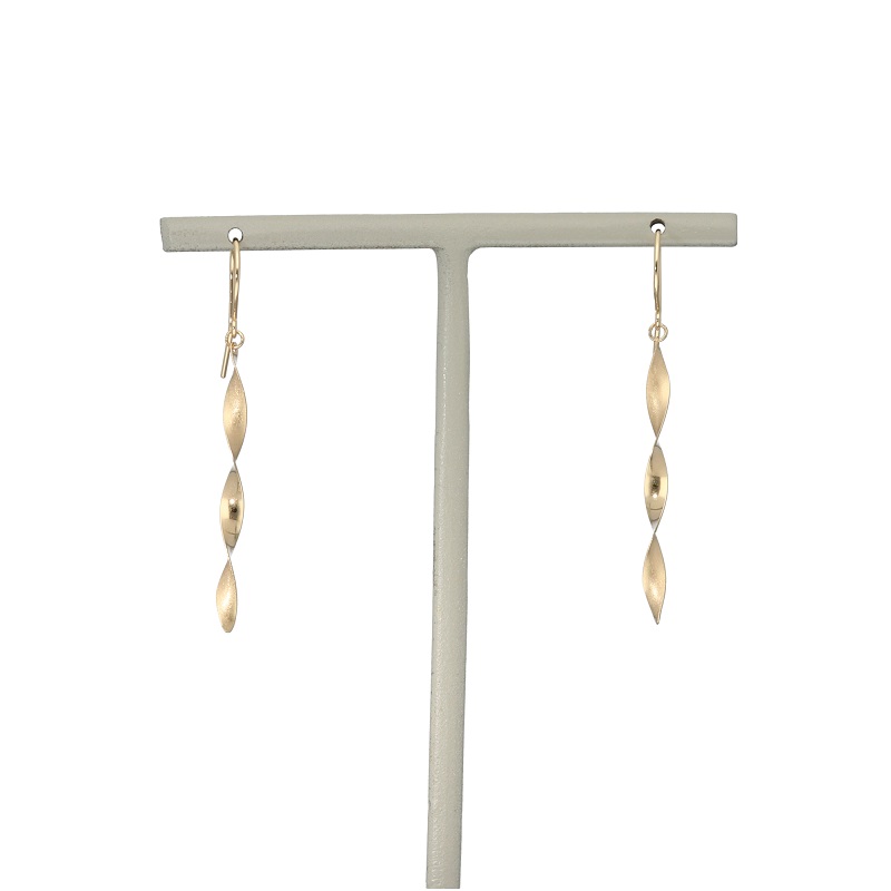 〈 甲府ジュエリー 〉K18　ダブルテクスチャーピアス　GD-3077