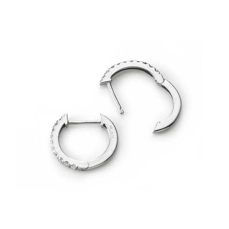 〈 甲府ジュエリー 〉[MADE IN KOFU]K18WG ハーフエタニティダイヤフープピアス Sサイズ 0.2ct TI-010