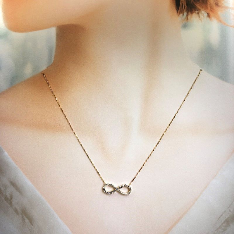 〈 甲府ジュエリー 〉[ふるさと納税限定企画 ］１８金製 ハート＆キューピッドダイヤ 0.5ct インフィニティー ネックレス 【1459014】