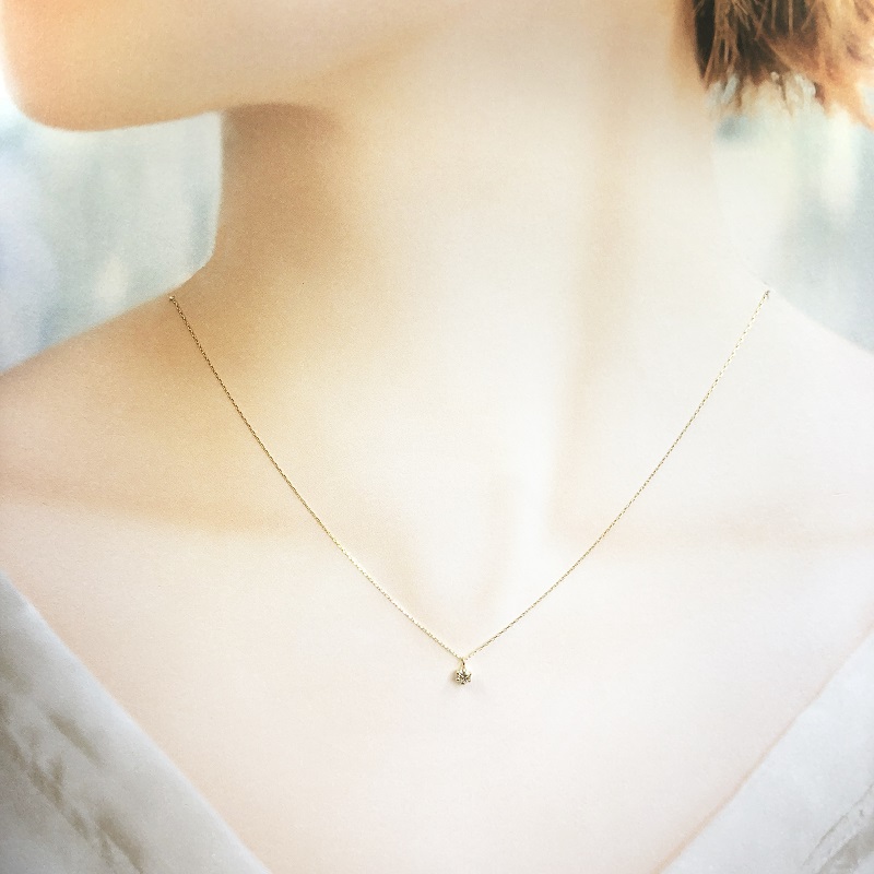 〈 甲府ジュエリー 〉１０金イエローゴールド製 １粒 ダイヤモンド 0.08ct プチネックレス 【1449551】