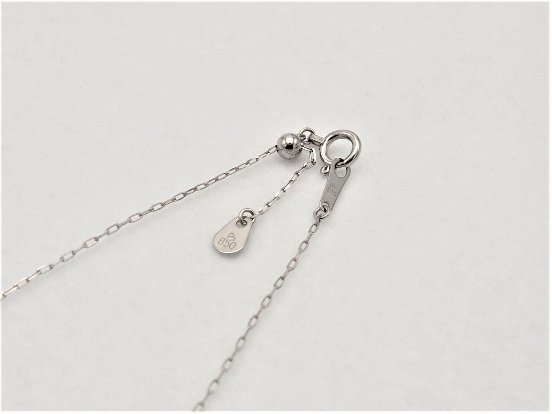 〈 甲府ジュエリー 〉PT900LGD0.5ctUPペンダント LD0004