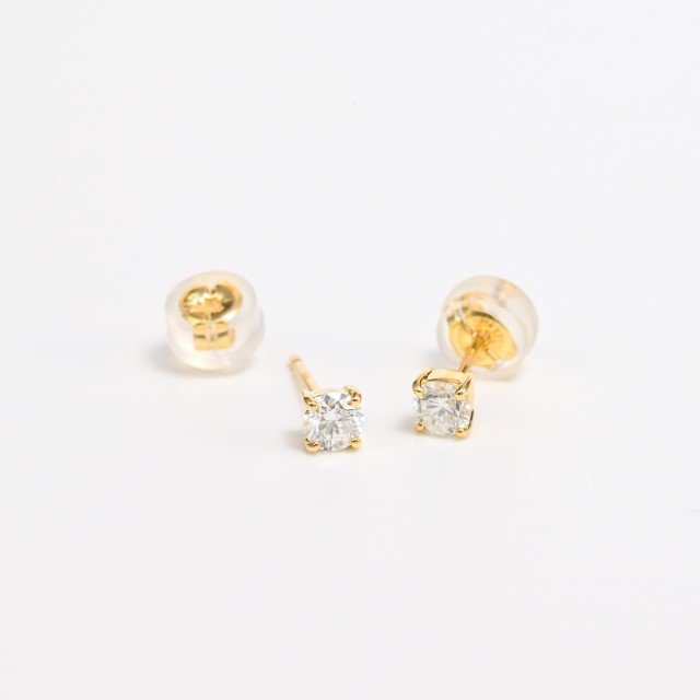 〈 甲府ジュエリー 〉K18 Dカラー 計 0.3ct 4本爪 ダイヤ ピアス BPE-02030K
