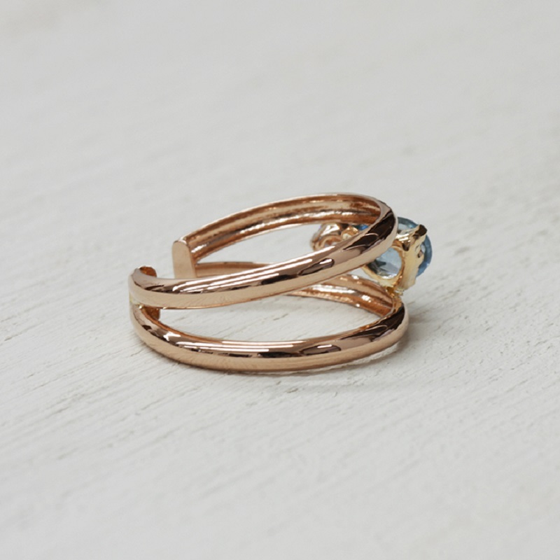 ＜ 甲府ジュエリー ＞K18PG/YG ブルートパーズ/ダイヤモンド 手作り イヤーカフ ジュエリー 03188