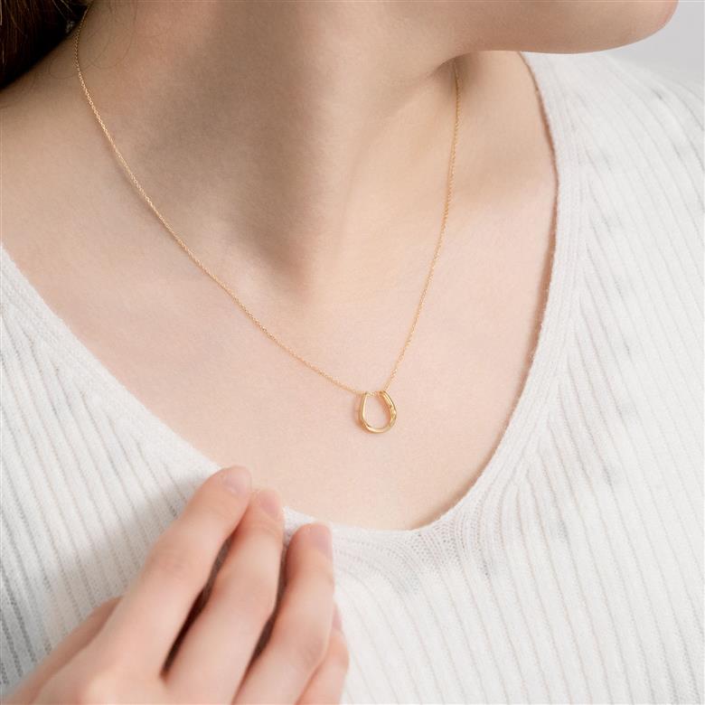 ＜ 甲府ジュエリー ＞K18イエローゴールド　シンプル馬蹄ネックレス 63-8556