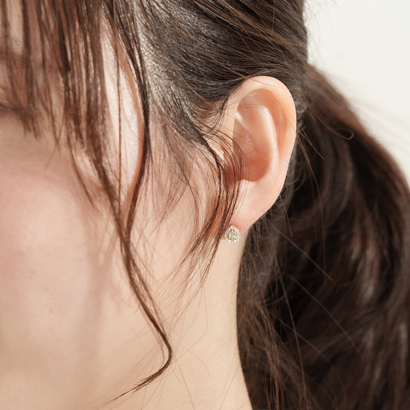 〈 甲府ジュエリー 〉K18 ドロップデザインダイヤピアス 0.34ct 43-5417