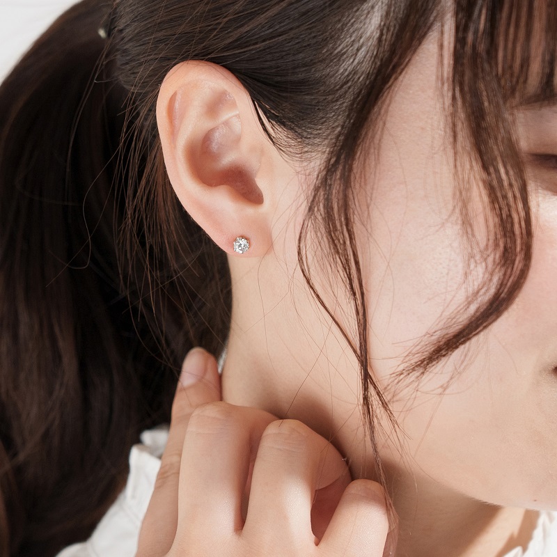 〈 甲府ジュエリー 〉Pt900 ダイヤモンドスタッドピアス(0.6ct) 40-2377