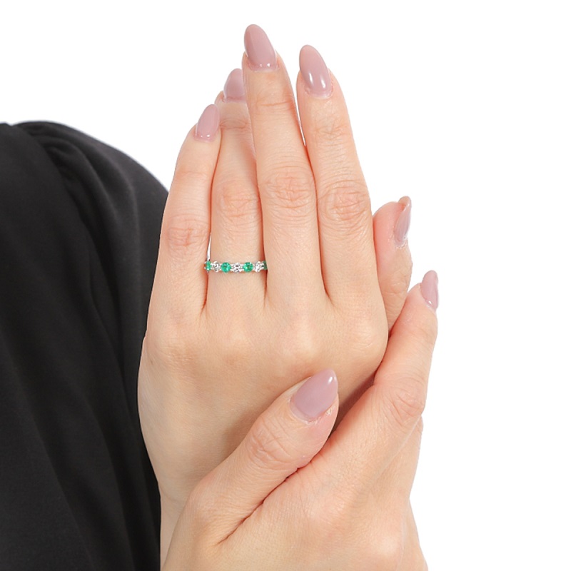 〈 甲府ジュエリー 〉エメラルド ダイヤ プラチナ950ハードプラチナリング　R3604EM-P2