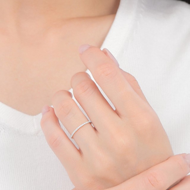 〈 甲府ジュエリー 〉K10ＷG ダイヤモンド0.08ＣＴ極細リングＲ4004DI-2