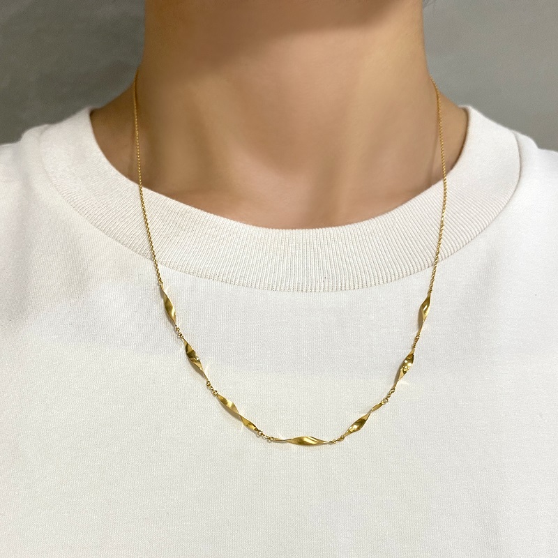 〈 甲府ジュエリー 〉K18　ゴールド　ダブルテクスチャーネックレスGMJ-8018